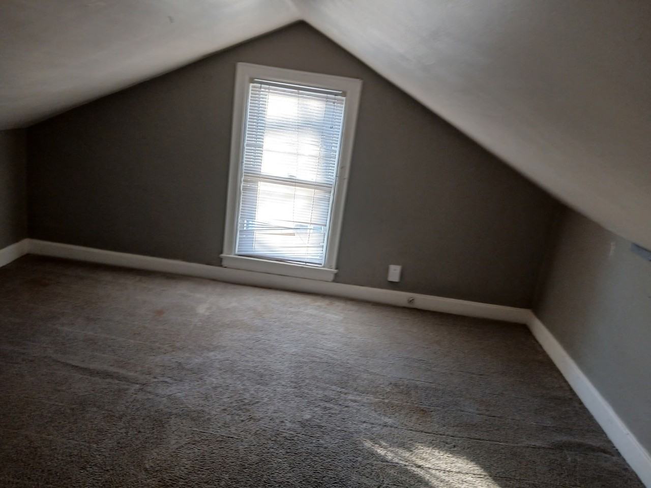 407 North Covell Avenue Apt #3 - Photo 4 of 7