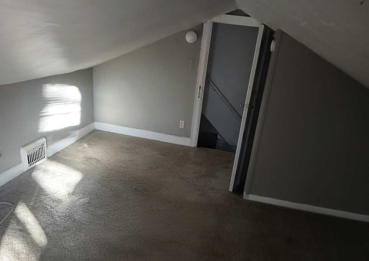 407 North Covell Avenue Apt #3 - Photo 5 of 7