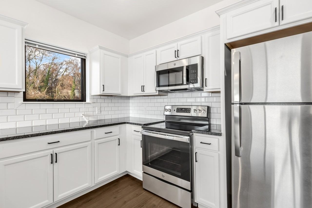 5312 Ridge Avenue - Photo 4 of 23