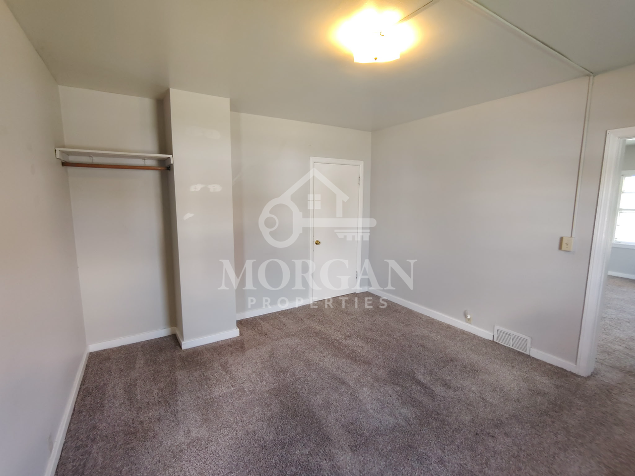 330 North 11th Street - Photo 4 of 5