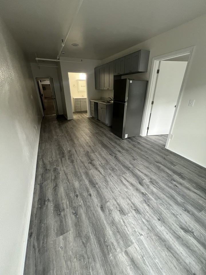 411 Mission St. - Photo 3 of 8