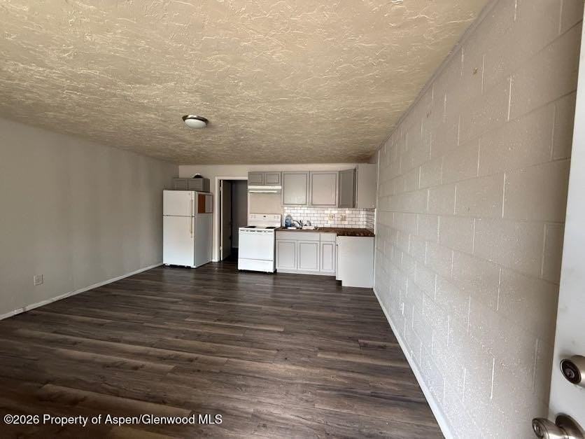 537 Breeze St - Photo 3 of 7