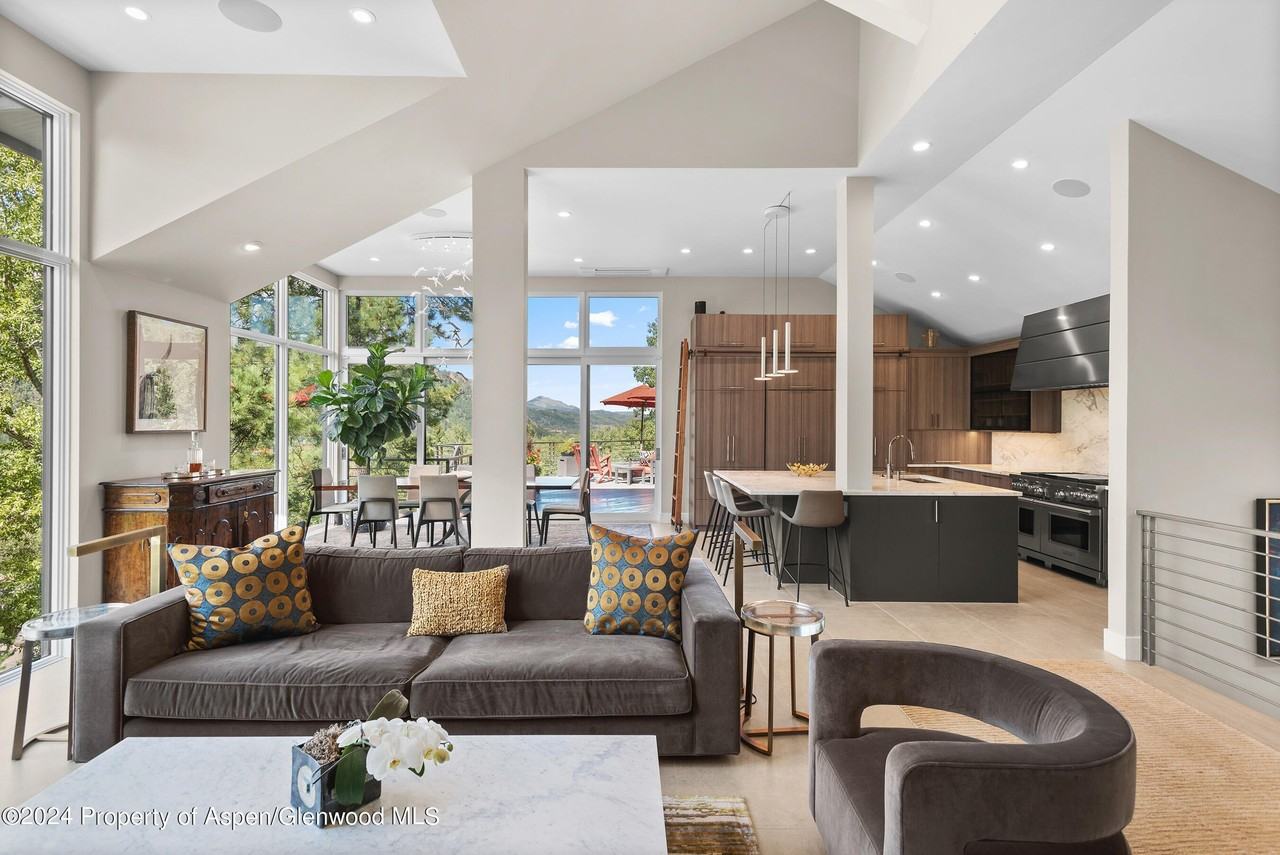 552 Mountain Laurel Dr - Photo 7 of 49