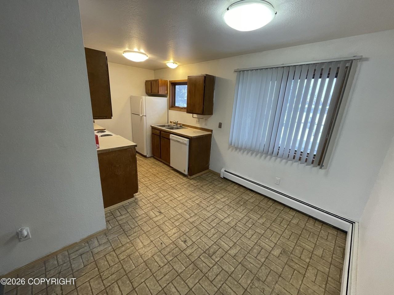 330 N Bliss St - Photo 2 of 10