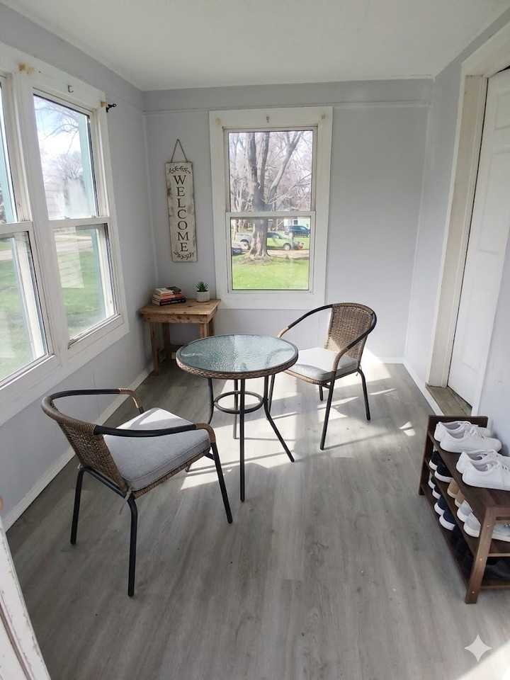 1413 La Belle Ave #1 - Photo 3 of 10