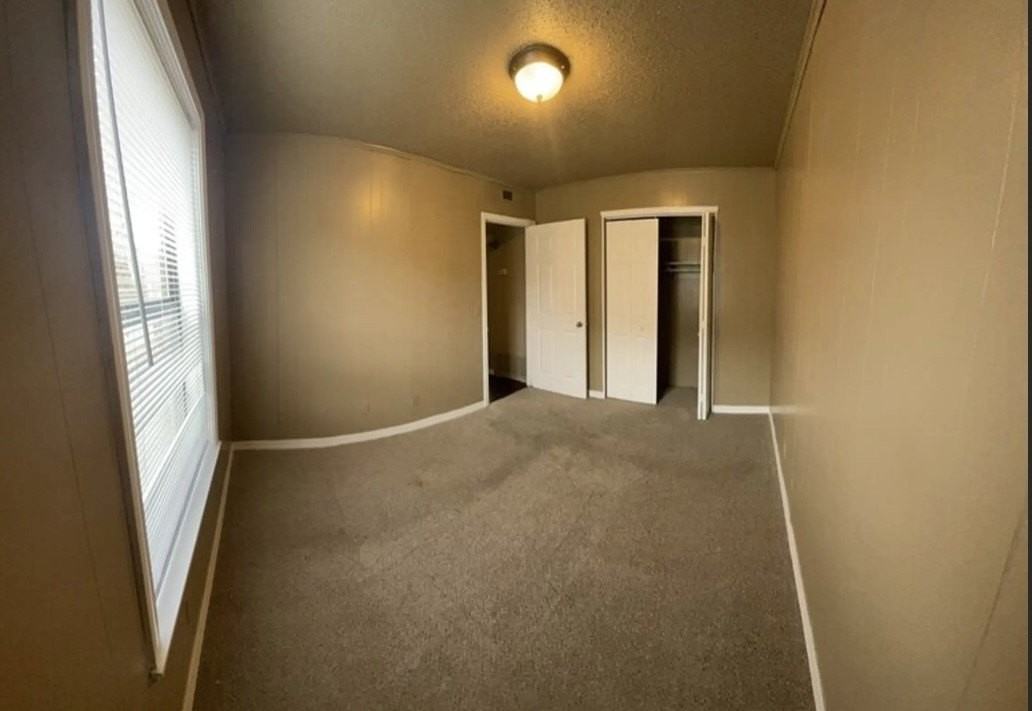 775 W Sycamore St - Photo 5 of 7