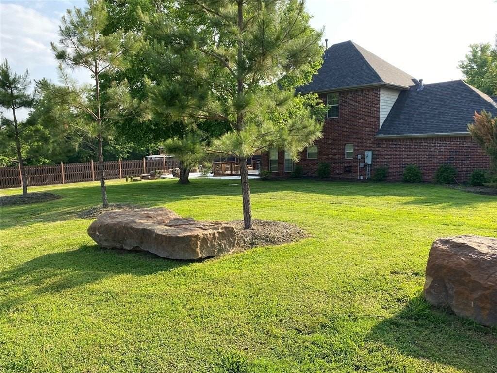 6445 Dearing Rd - Photo 2 of 22