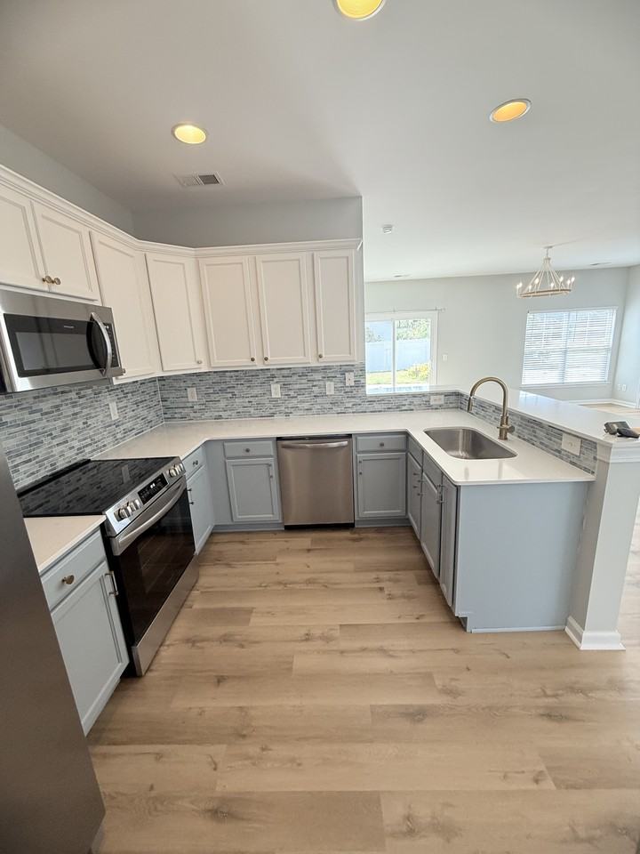 207 Cupola Dr - Photo 2 of 28