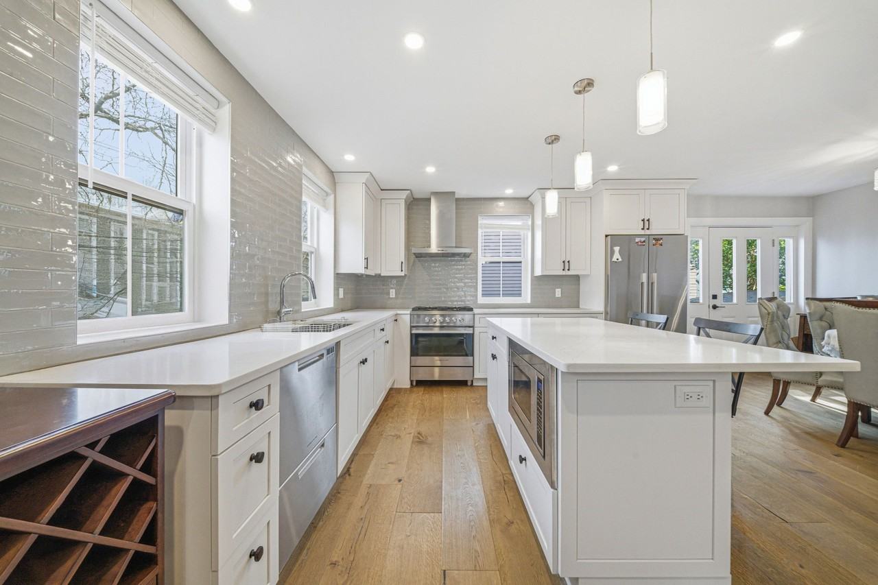 75 Prince St #75 - Photo 3 of 38