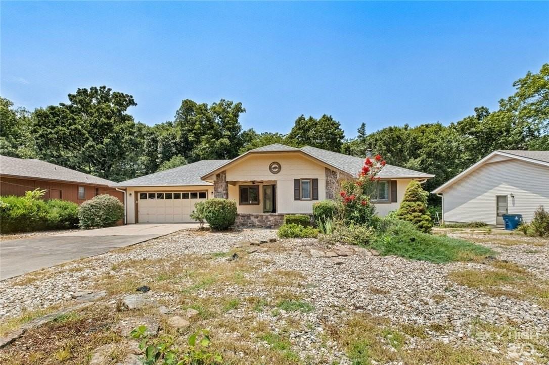 13 Yarmouth Dr - Photo 2 of 24