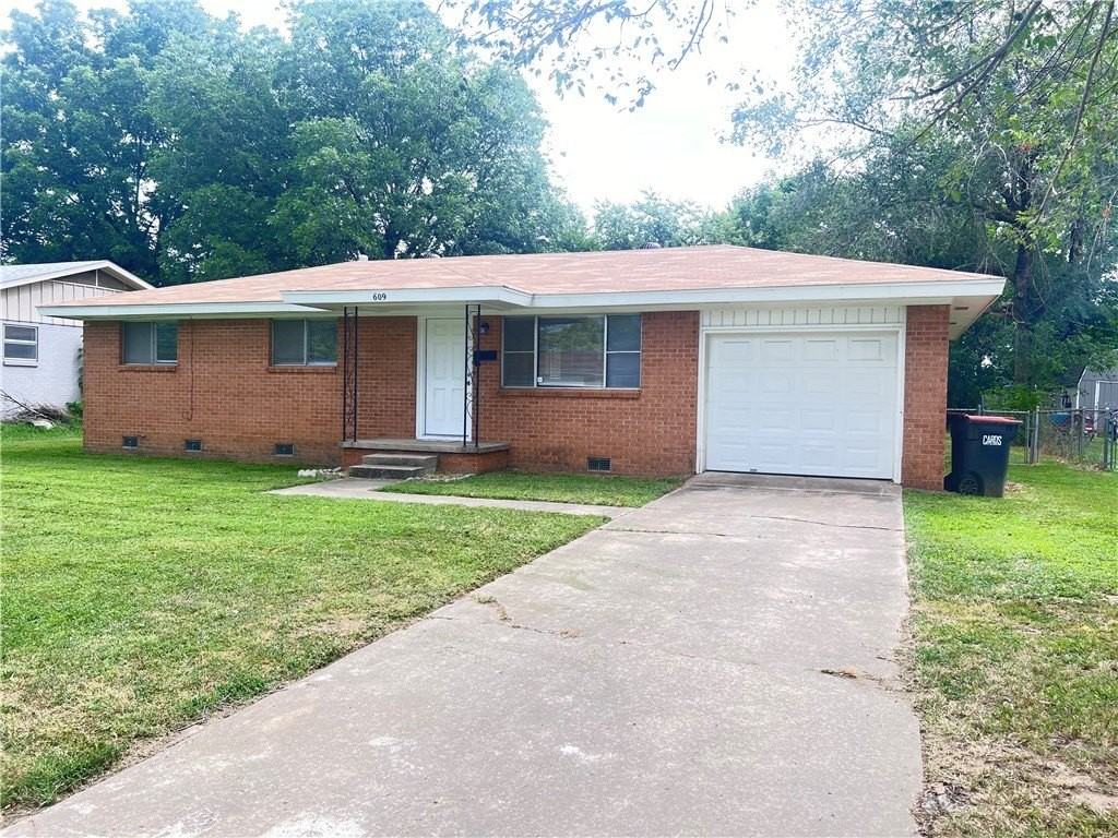 609 Cedar St - Photo 2 of 12