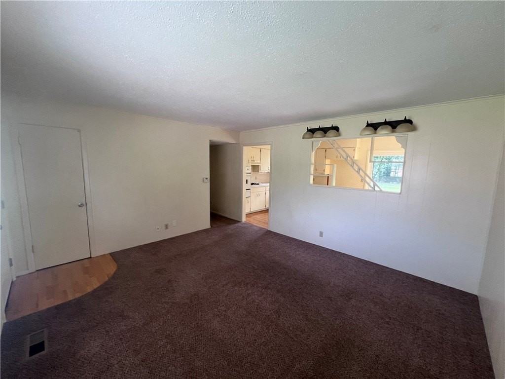 609 Cedar St - Photo 3 of 12