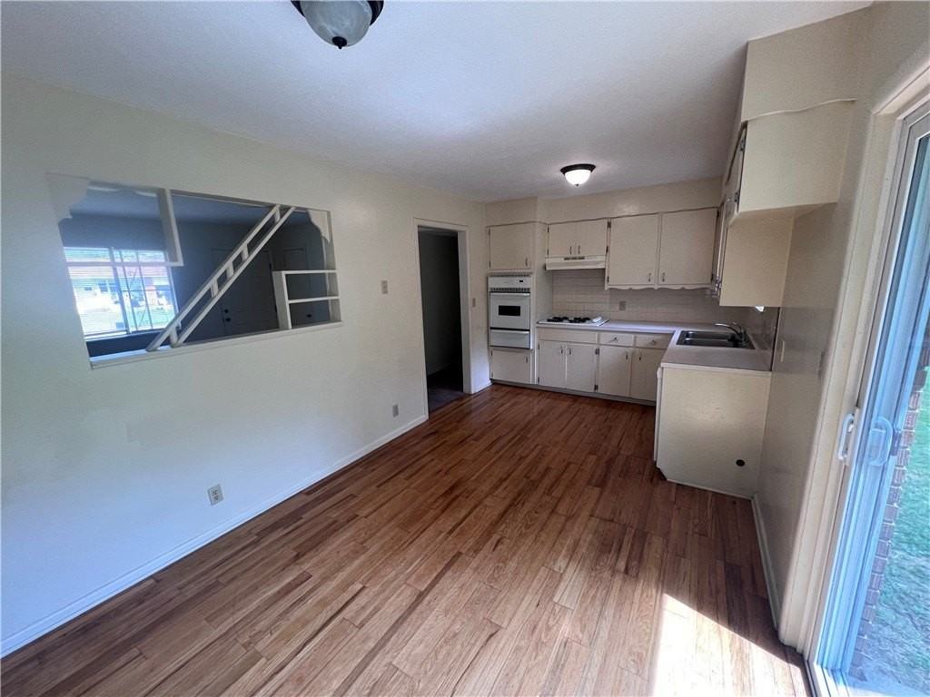 609 Cedar St - Photo 6 of 12