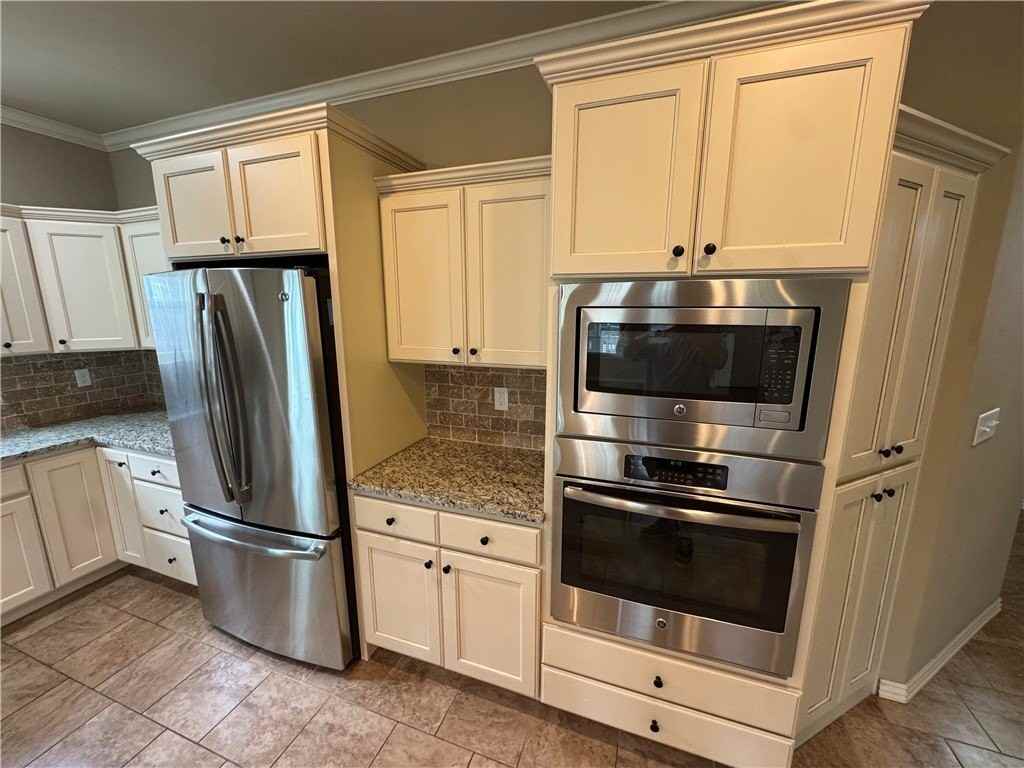 626 N Tennyson Ln - Photo 5 of 29