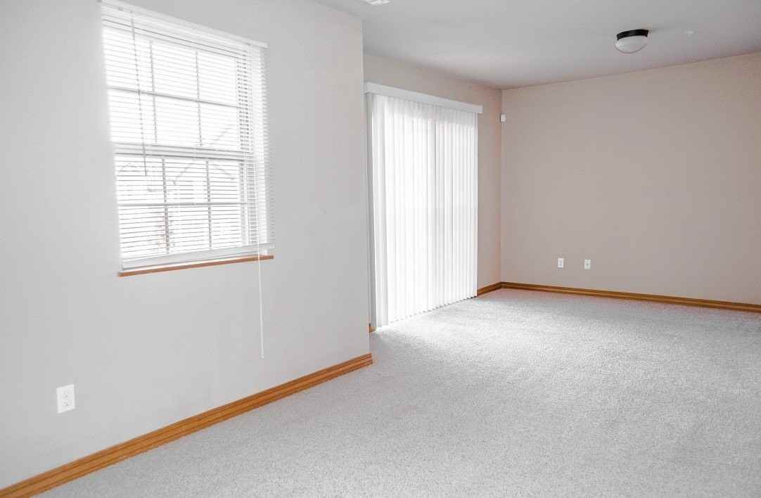 2866 W Hillshire Dr - Photo 4 of 13