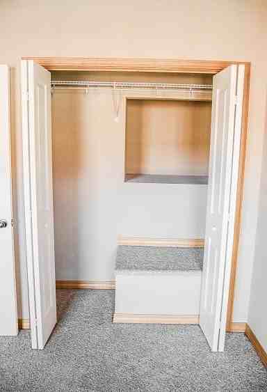 2866 W Hillshire Dr - Photo 7 of 13