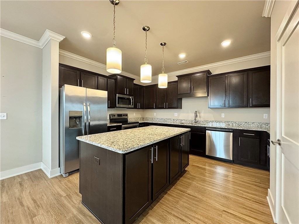 707 Ne Heights Ln - Photo 2 of 37