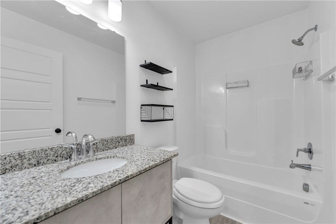 960 Illinois Ave - Photo 6 of 15