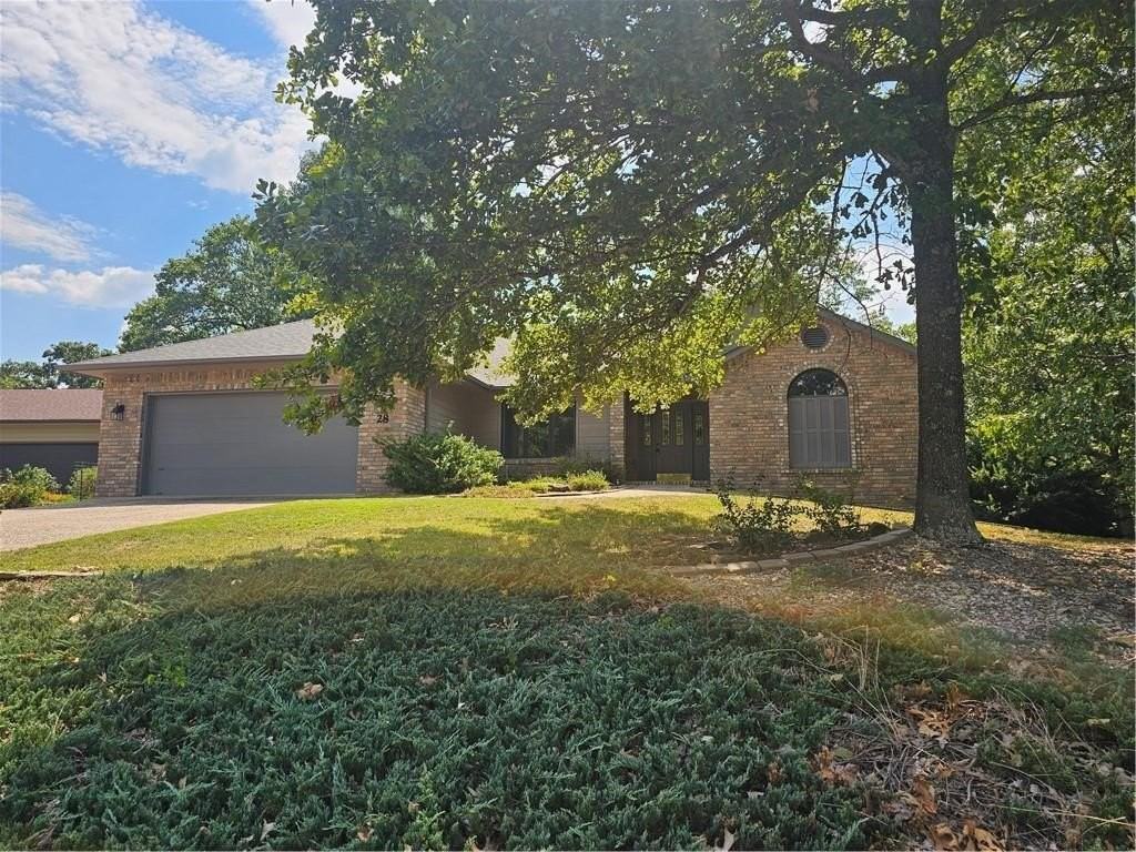 28 Mckenzie Dr - Photo 3 of 41