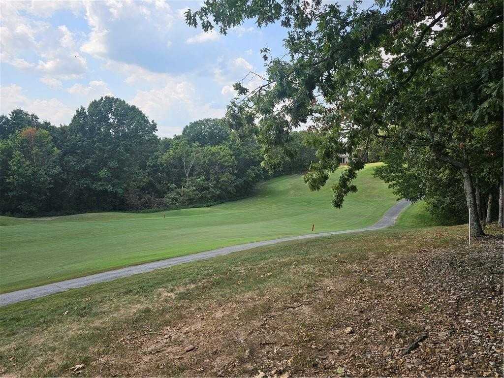 28 Mckenzie Dr - Photo 4 of 41