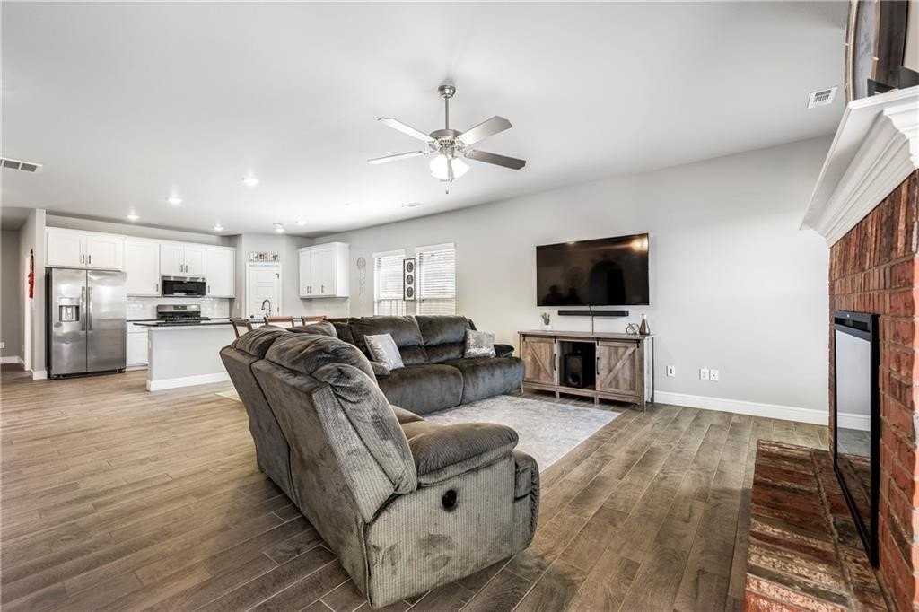 2041 Tallgrass Ter - Photo 4 of 27