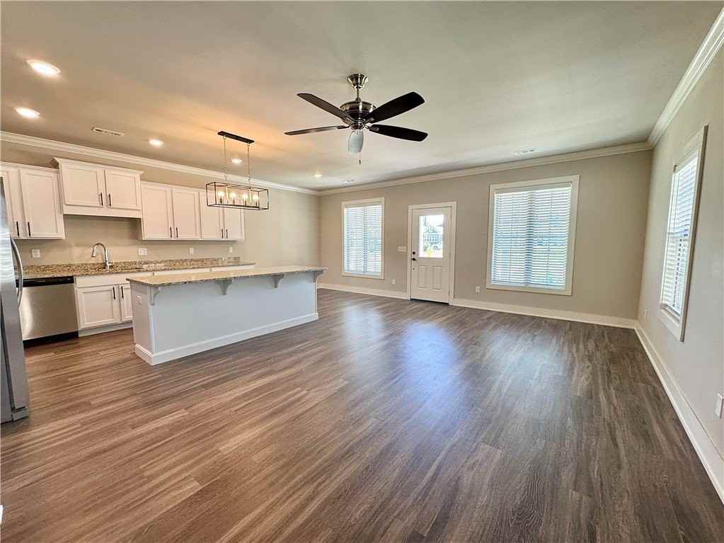 811 Ne Heights Ln - Photo 2 of 33