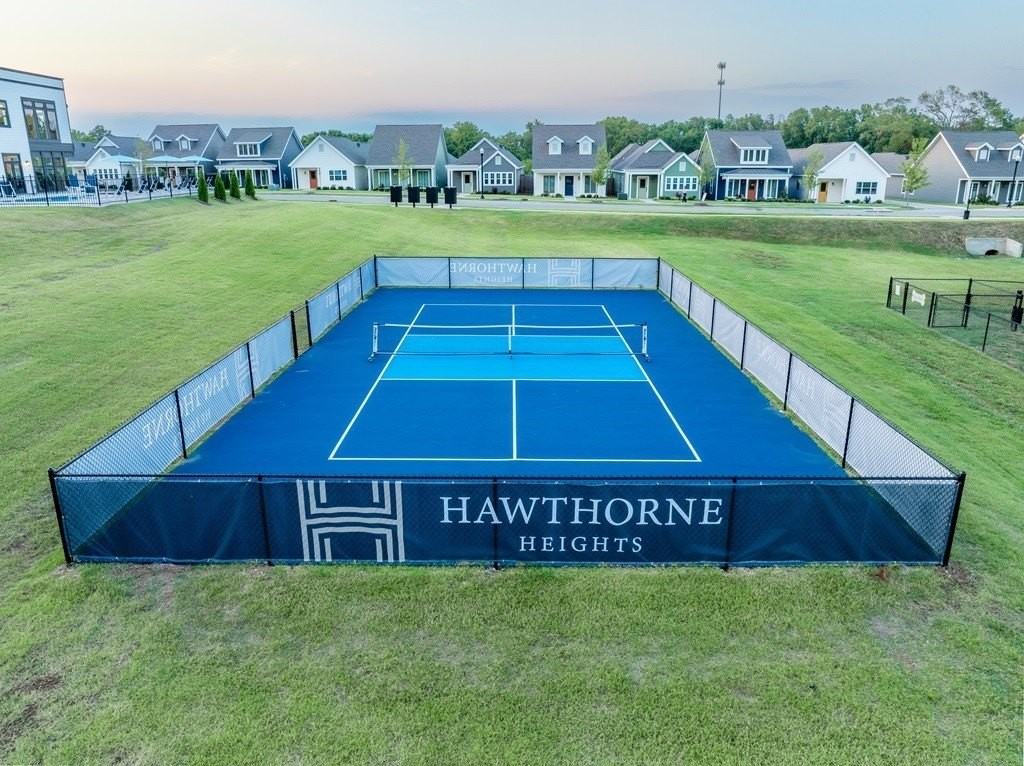 811 Ne Heights Ln - Photo 4 of 33