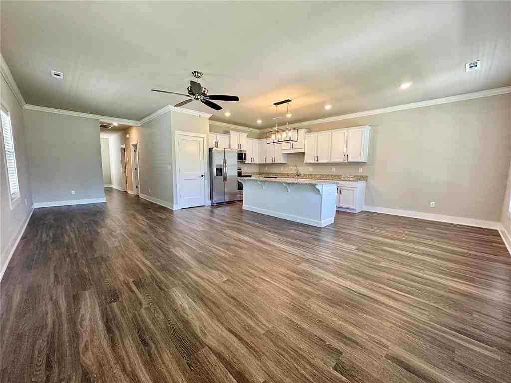 811 Ne Heights Ln - Photo 6 of 33