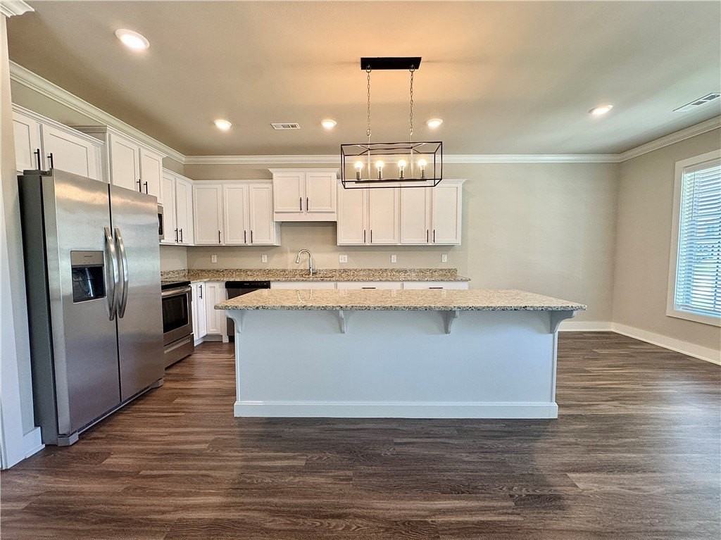 811 Ne Heights Ln - Photo 7 of 33