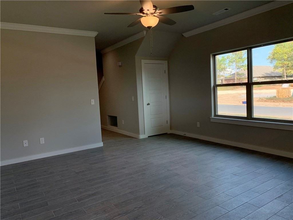402 Red Robin St - Photo 5 of 17