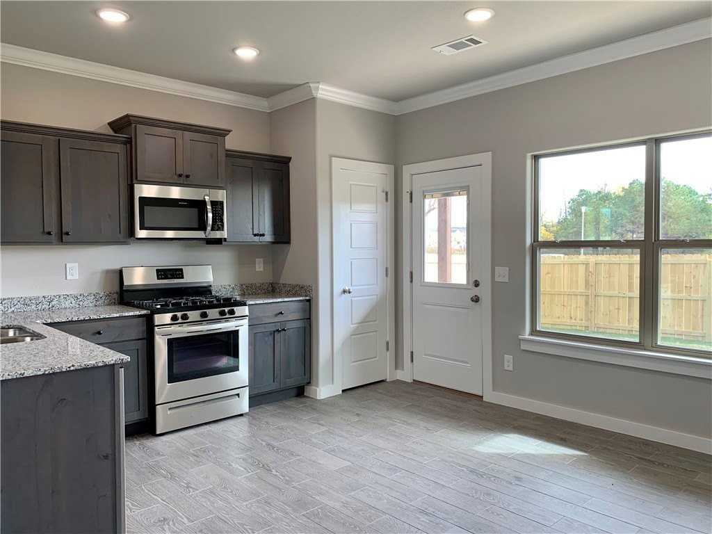 402 Red Robin St - Photo 6 of 17