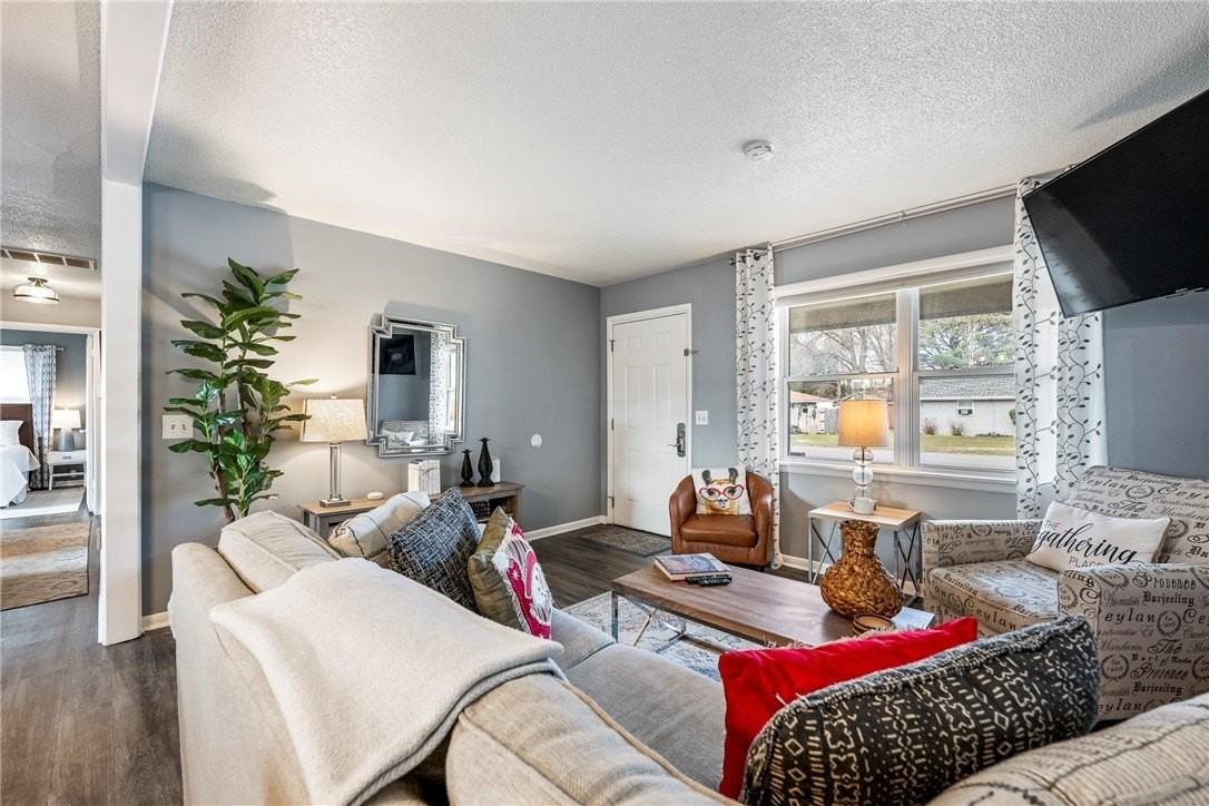 110 Se 13th St - Photo 3 of 21