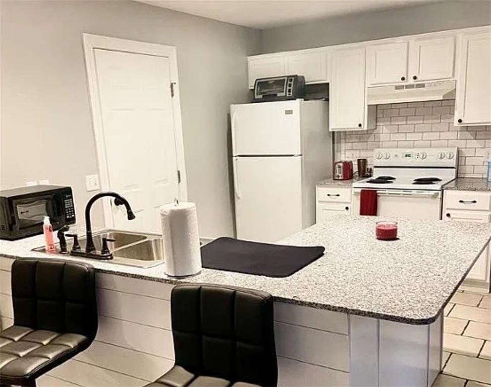 826 W Peachtree Dr - Photo 3 of 12