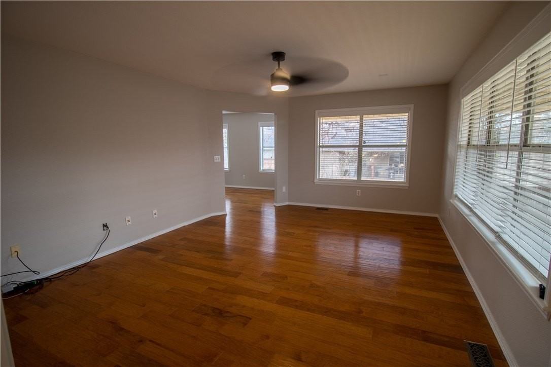 15284 Putman Rd - Photo 7 of 30