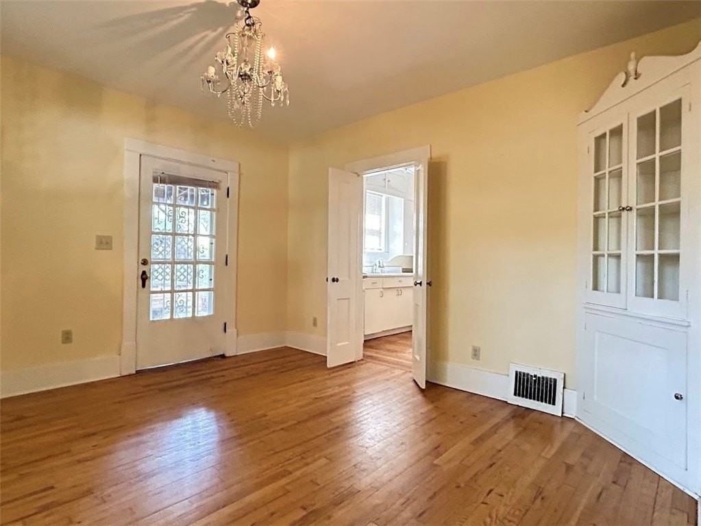 1055 N Pollard Ave - Photo 4 of 17