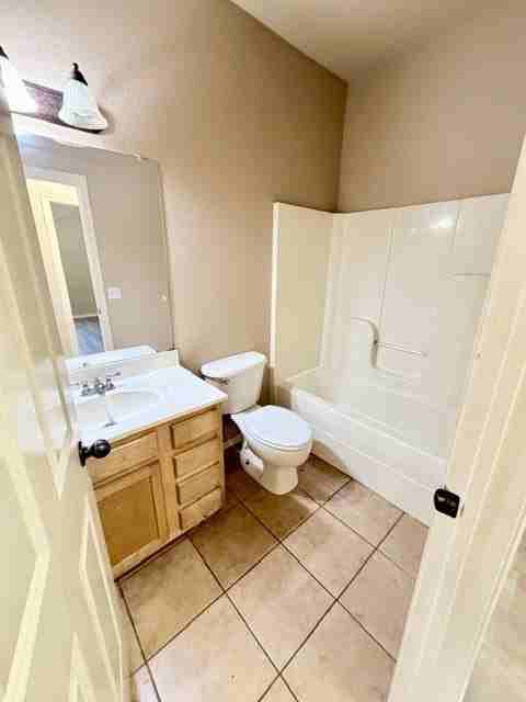 1355 N Oakland Ave #1 - Photo 7 of 9