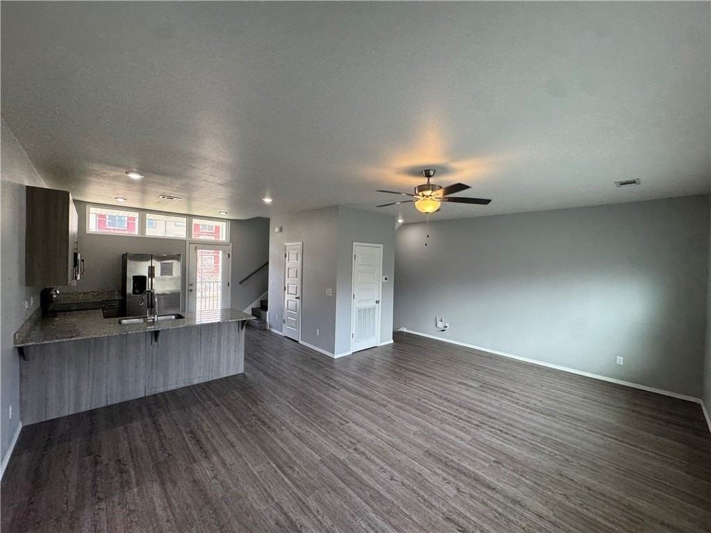 1636 S Razorback Rd - Photo 5 of 17