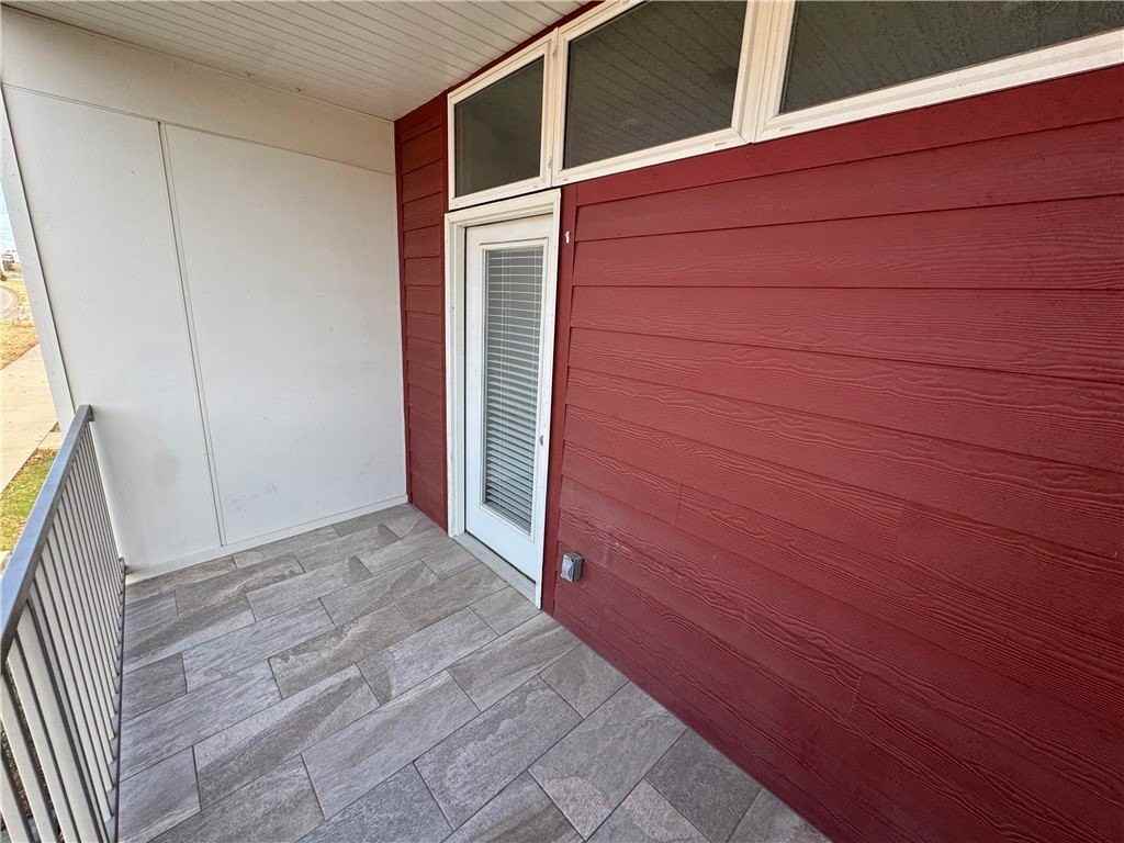 1636 S Razorback Rd - Photo 7 of 17