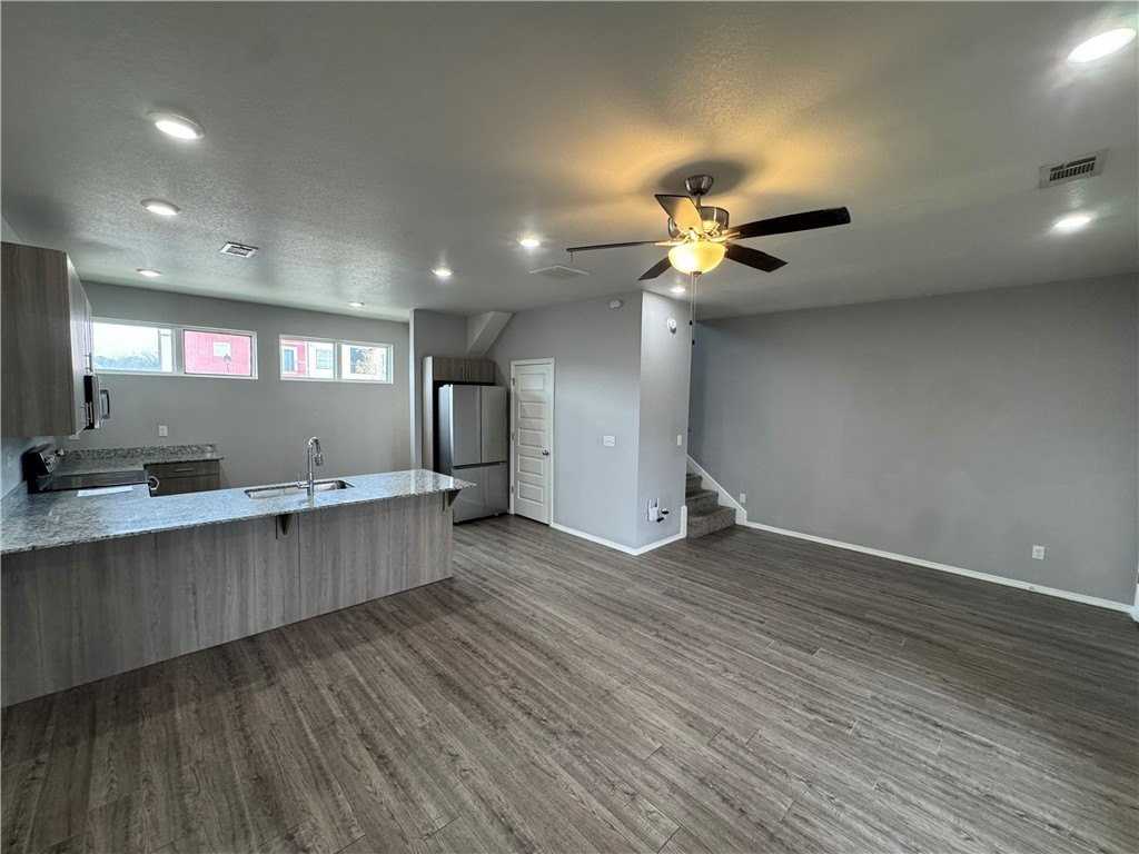 1666 S Razorback Rd - Photo 2 of 21
