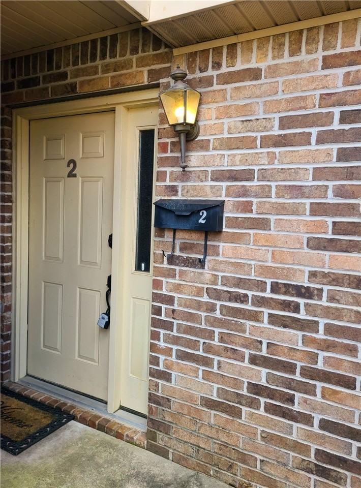 1020 W Cypress St Apt 2 #2 - Photo 2 of 19