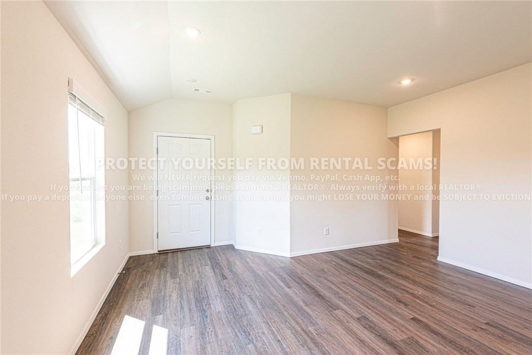 968 S Brambling Ln - Photo 3 of 16