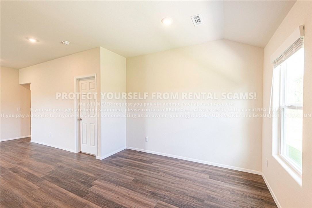 968 S Brambling Ln - Photo 4 of 16