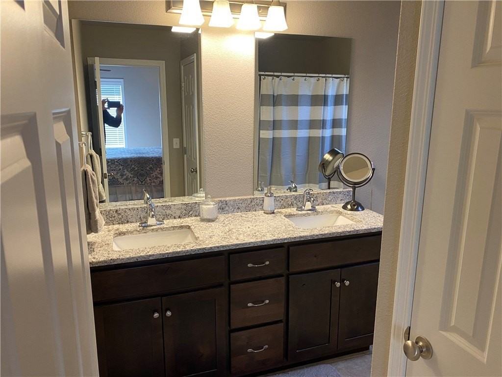 93 Kinloch Dr - Photo 3 of 12