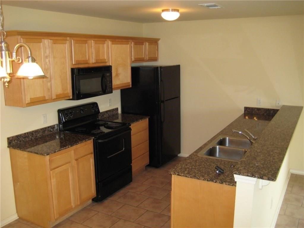 3404 Sw Deerfield Blvd #2 - Photo 5 of 13