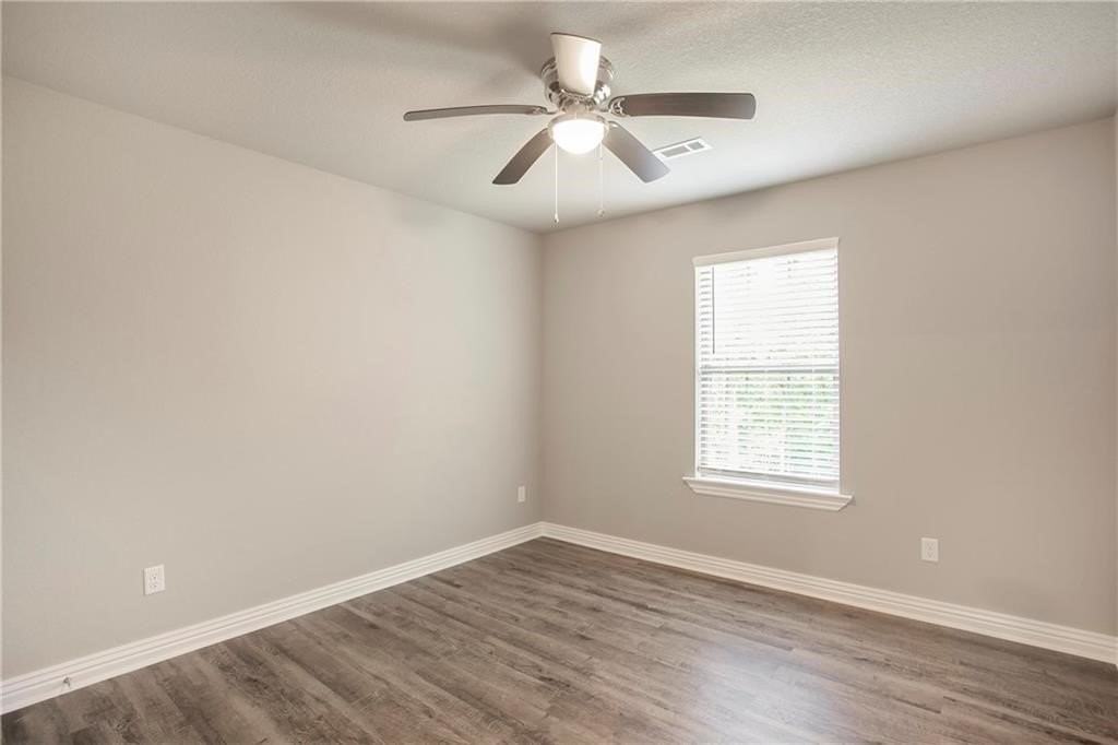 25 Lockhart Ln - Photo 7 of 14