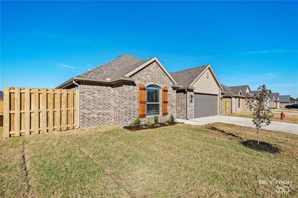 293 W Tyler Rd - Photo 2 of 26