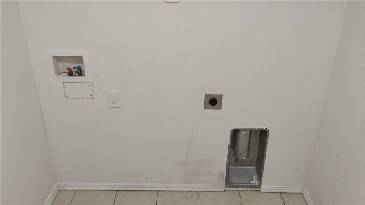 100 Willow Dr - Photo 5 of 16