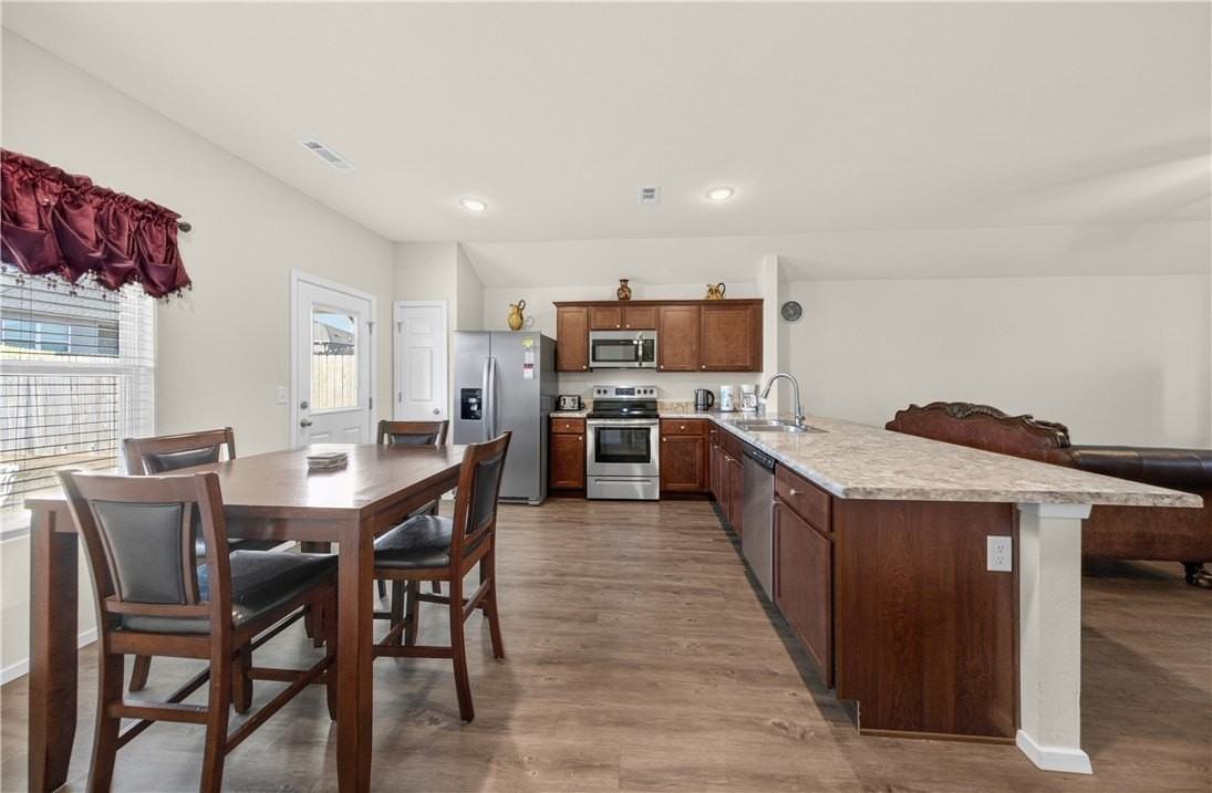 8110 Dogwood Dr - Photo 7 of 34