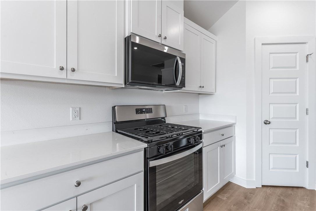 103 S Maroon Ave - Photo 3 of 22