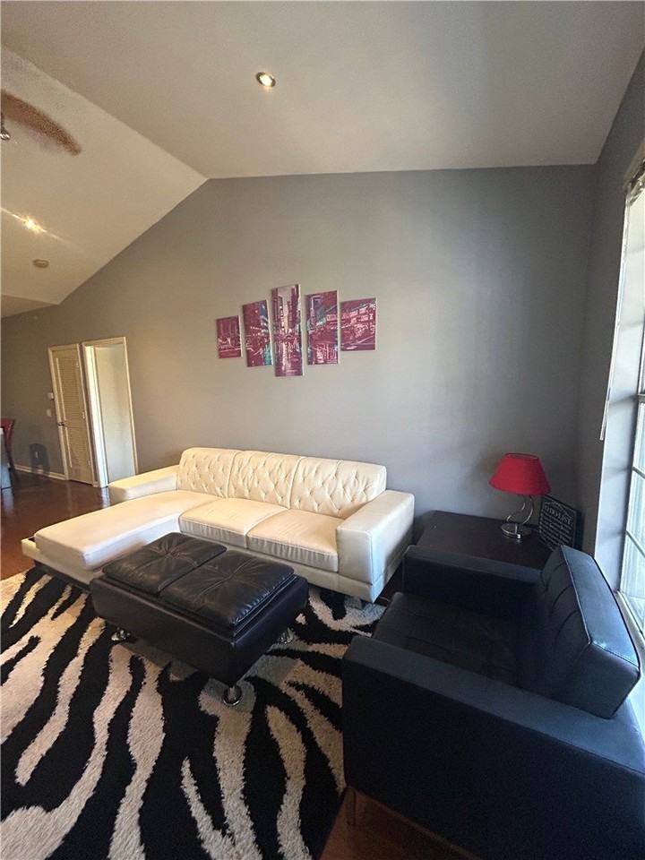 4230 Nw Meadow Creek Cir #306 - Photo 4 of 11